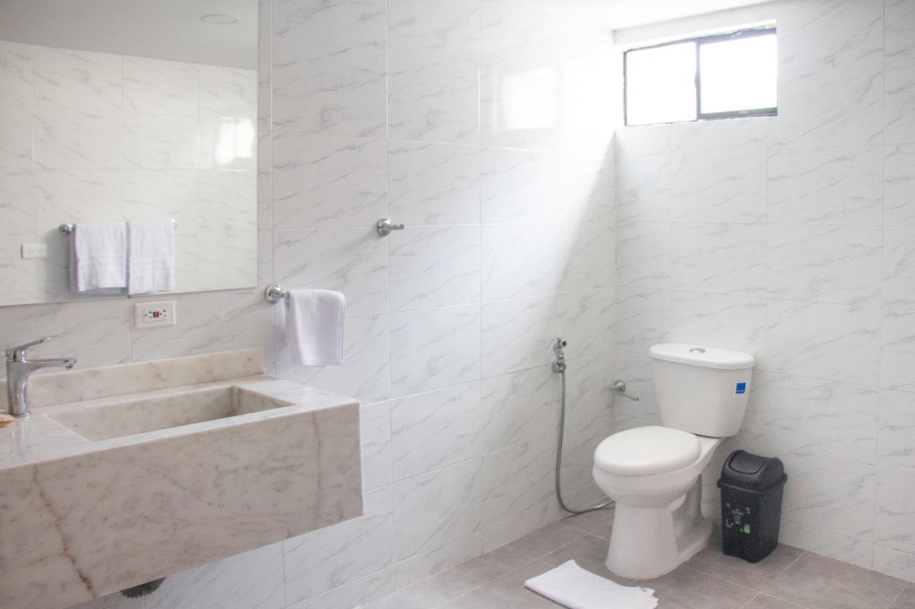 Edificio Casa Tabor Bed & Breakfast Баранкила Екстериор снимка